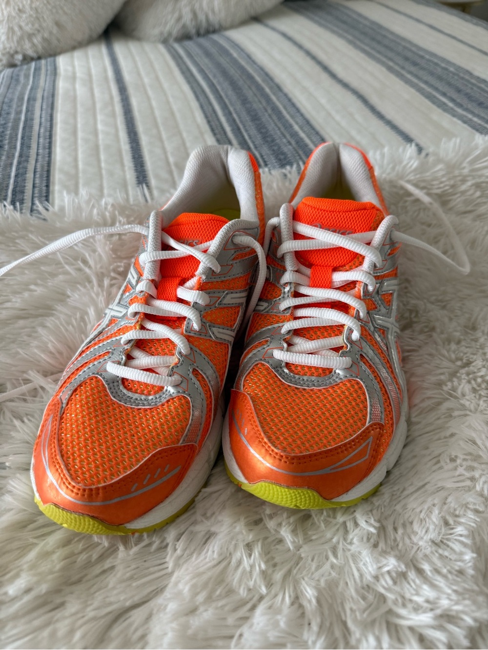 🧡🤍 ASICS Athletic Running Shoes 🤍🧡
